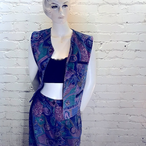 Vintage Patterned Skirt & Vest Set - Picture 14 of 14